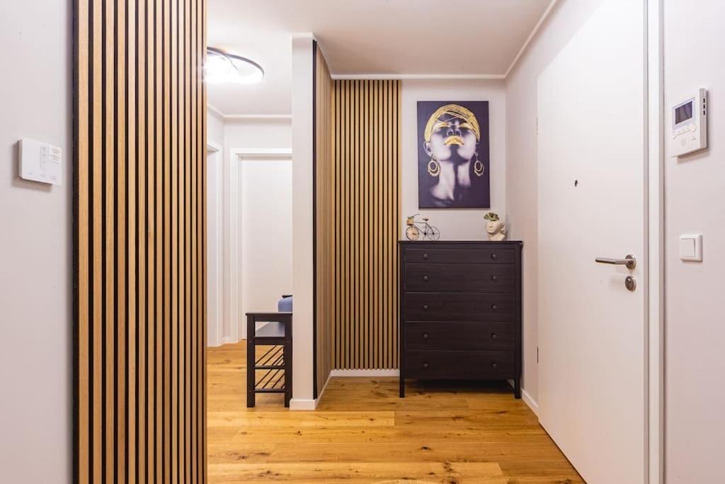 A&V Apartments Wunderschoene Penthouse Wohnung Moers Exterior foto